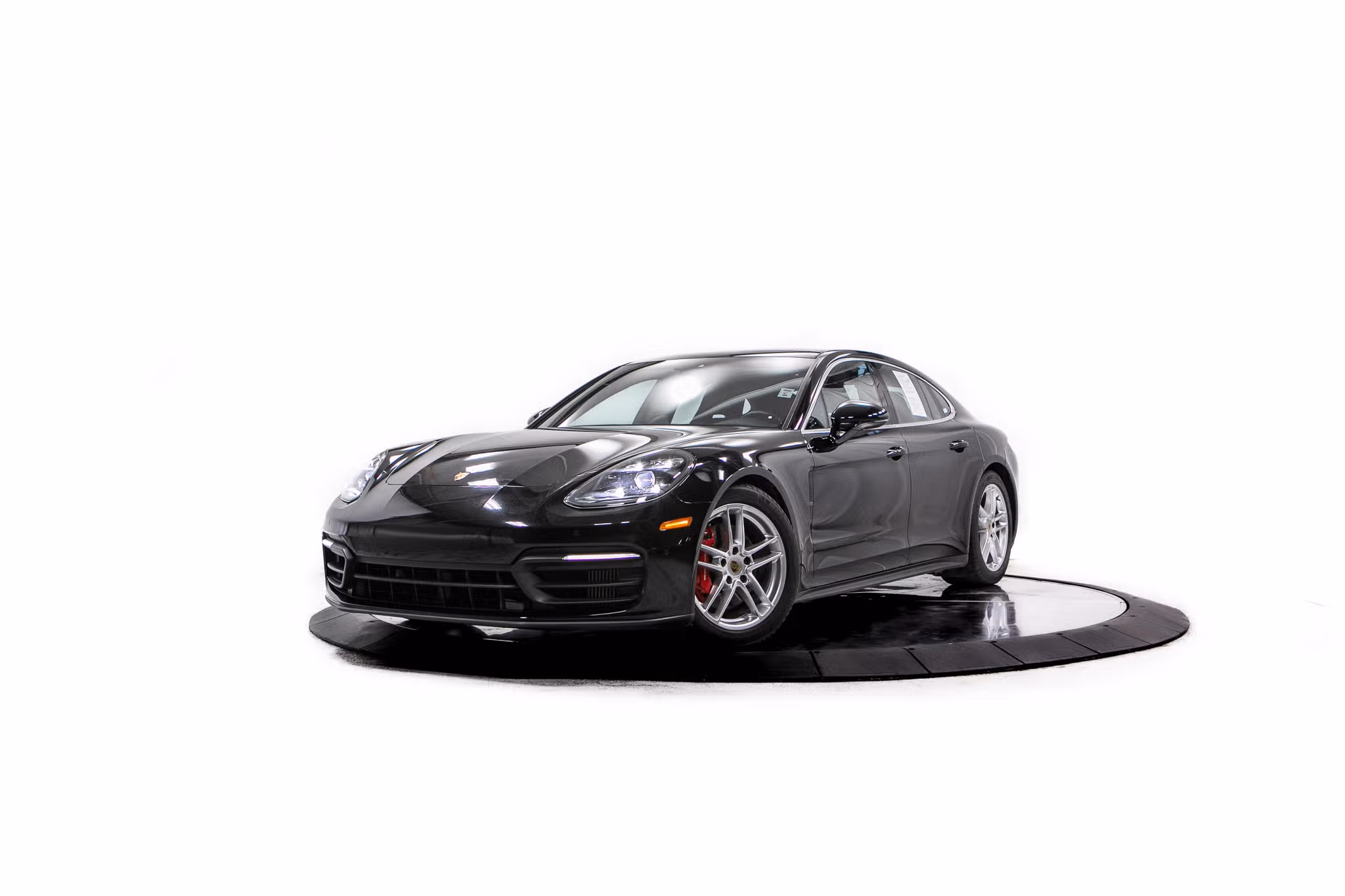 Front of the exact Panamera 4S